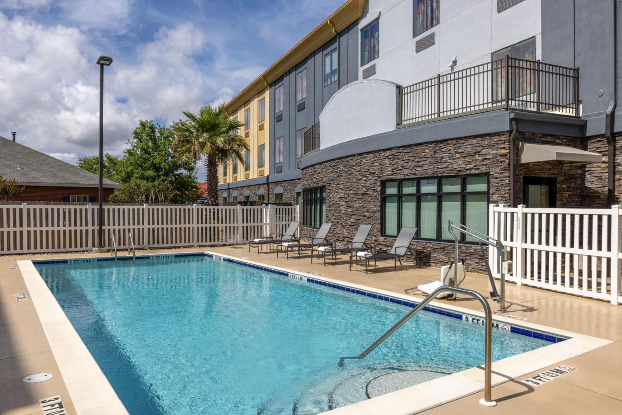 Fairfield Inn & Suites By Marriott Fort Walton Beach Hurlburt Area Екстериор снимка
